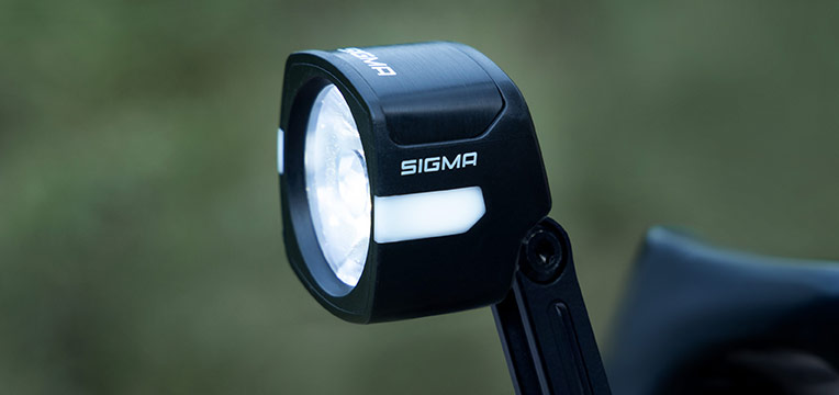 Koplamp Sigma EOX FL 100 - incl houder en verlengkabel