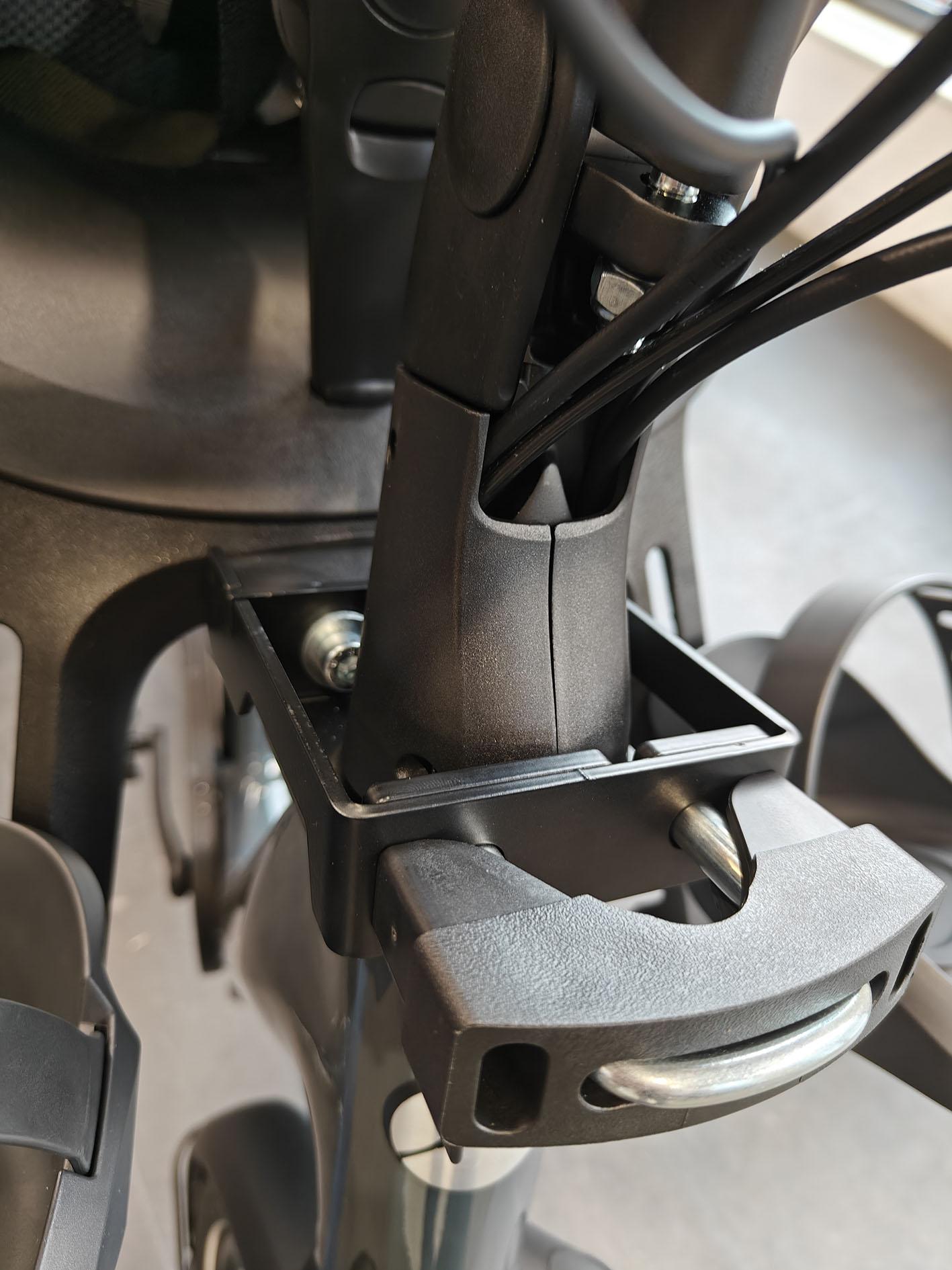 Ahead stuurpenadapter Qibbel 1 1/4" geïntegreerde kabels - zwart