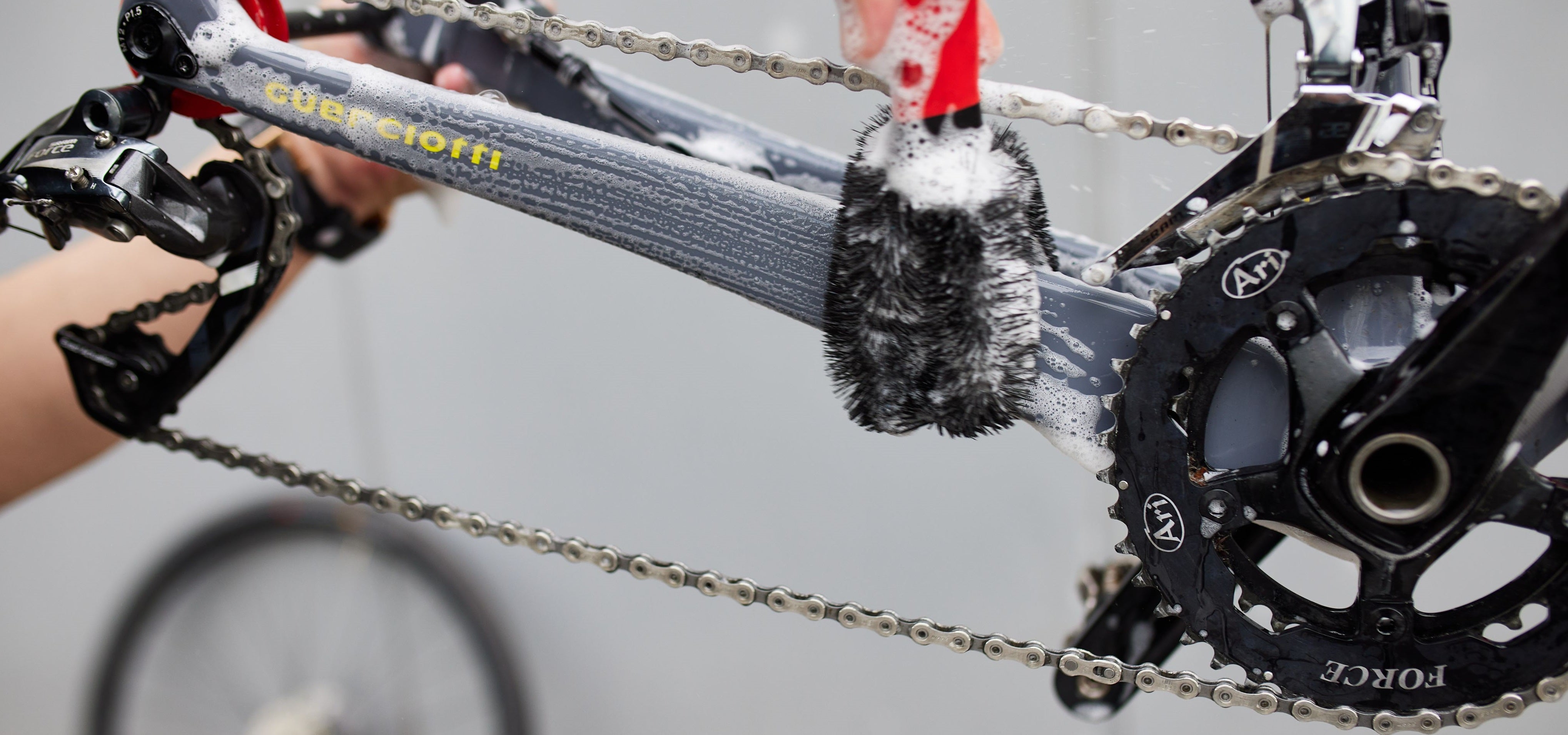 Cyclon Poetsborstel Two Prong Brush