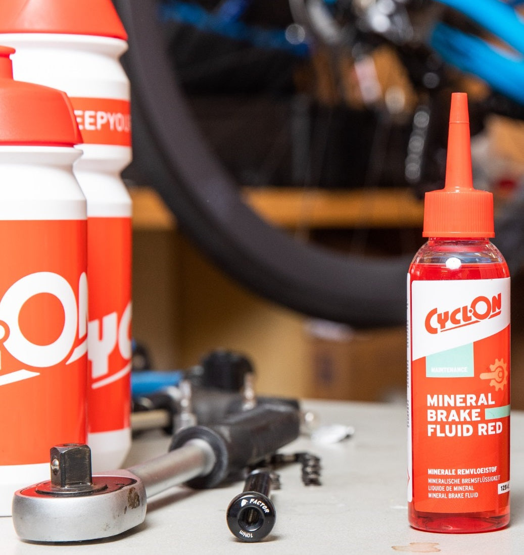 Cyclon mineral brake fluid (125 ml)