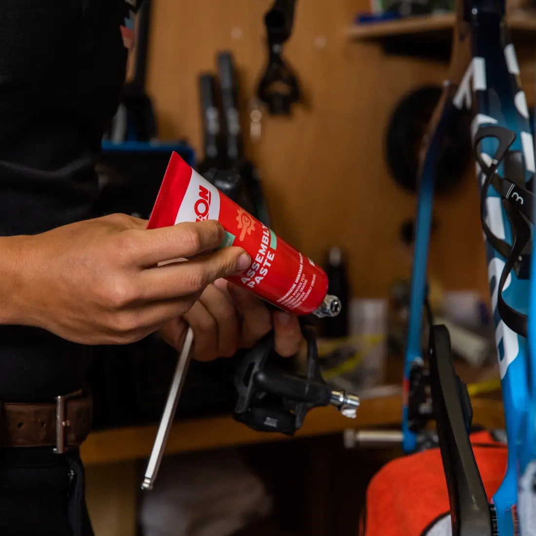 Cyclon Assembly Paste tube - 150 ml