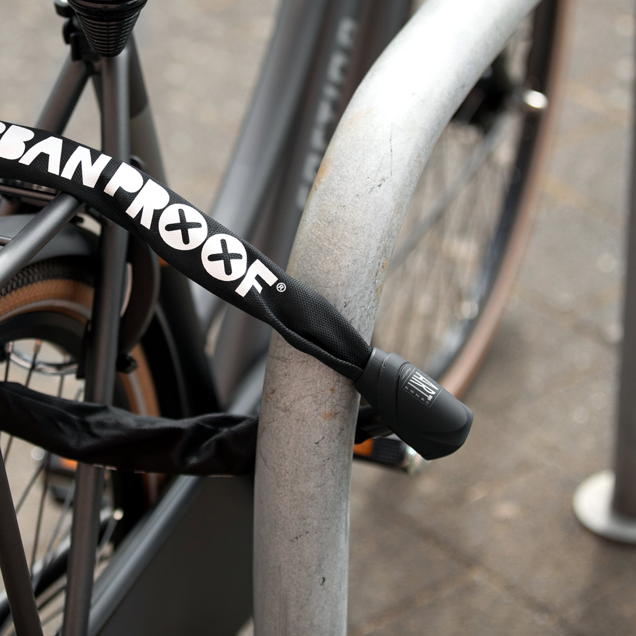 Kettingslot Urban Proof ø8mm x 100 cm met Art. 2 - goedkeuring - zwart