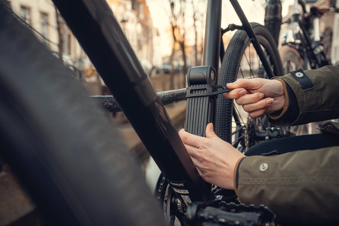 Vouwslot Axa Fold 100 Lite - zwart