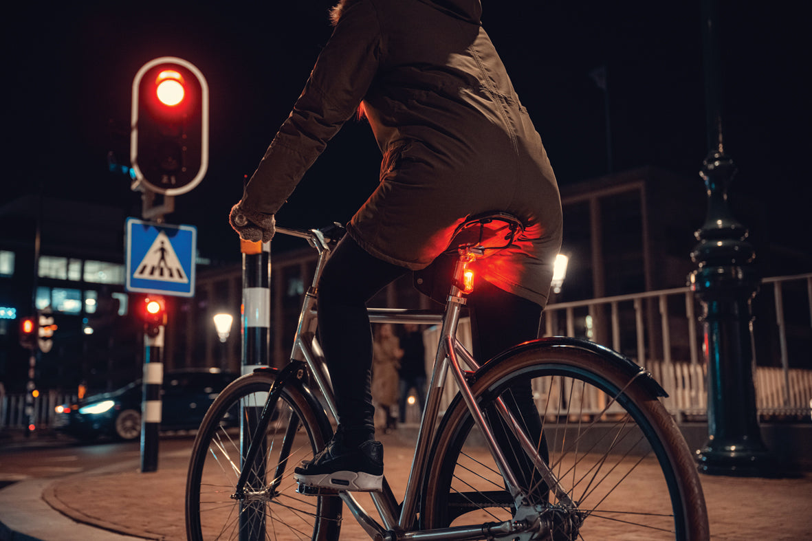 Achterlicht met remlicht Axa Dwn Rear Brake Light 1 Lux USB-C oplaadbaar