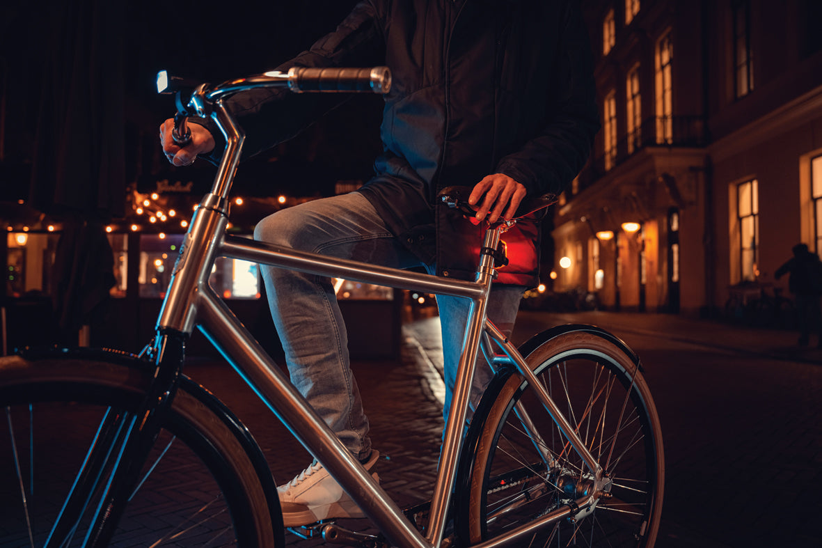 Achterlicht met remlicht Axa Dwn Rear Brake Light 1 Lux USB-C oplaadbaar