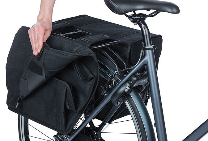 Dubbele fietstas Basil Kavan Eco Classic Rounded 46 liter 37 x 18 x 32 cm - zwart