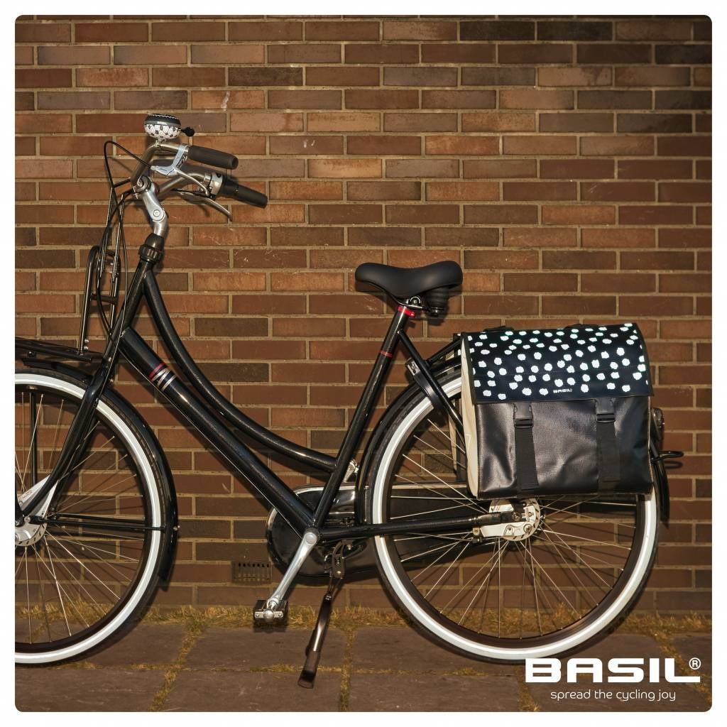 Dubbele fietstas Basil Urban Load 48-53 liter 41 x 18 x 46 cm - zwart met reflecterende stippen