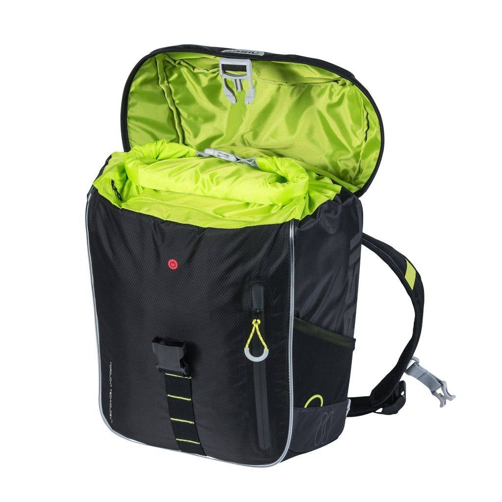 Fietsrugzak Basil Miles Daypack Nordlicht 17 liter 31 x 17 x 44 cm - zwart