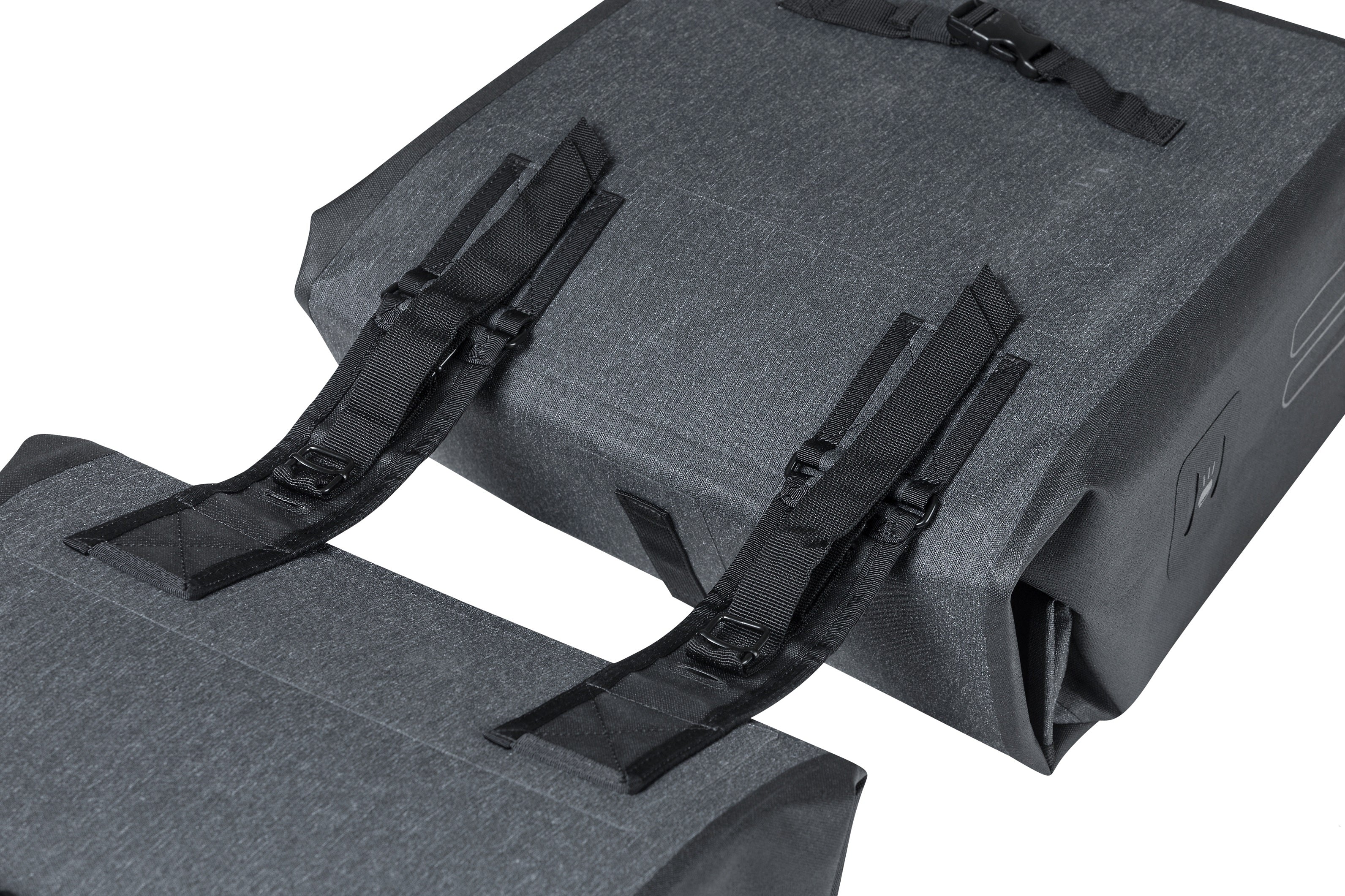 Dubbele fietstas Basil Urban Dry 50 liter 36 x 17 x 42 cm - charcoal melee