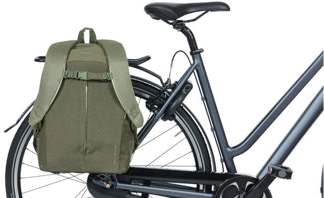 Fietsrugzak voor 13" laptop Basil B-Safe Commuter Nordlicht 13 liter 26 x 13 x 40 cm - olijfgroen