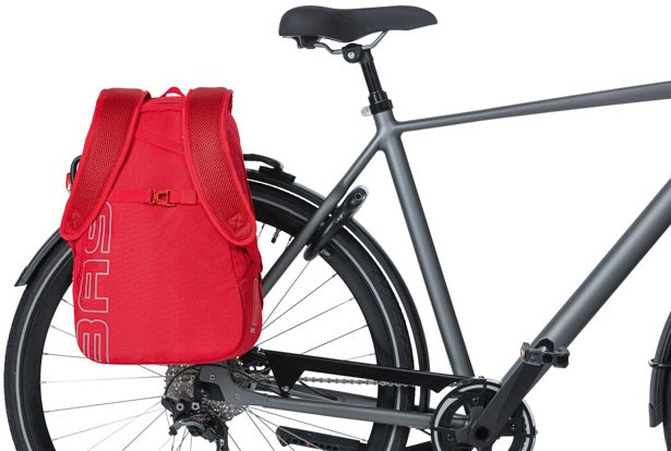 Fietsrugzak Basil Flex 17 liter 33 x 17 x 52 cm - signaal rood