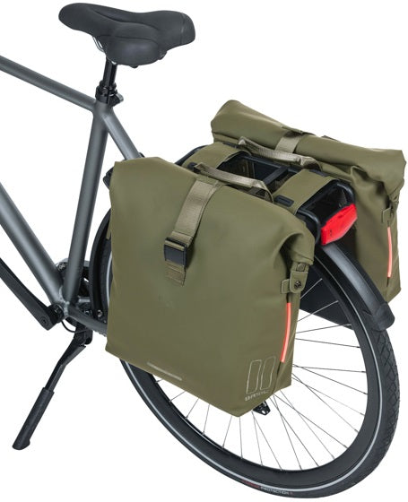 Dubbele fietstas Basil SoHo Nordlicht 41 liter 31 x 13 x 37 cm - zwart