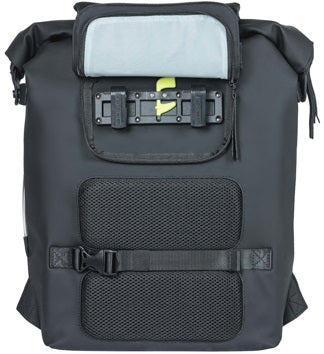 Fietsrugzak Basil SoHo Nordlicht 17 liter 31 x 14 x 37 cm - night zwart