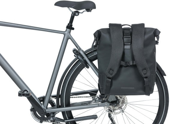Fietsrugzak Basil SoHo Nordlicht 17 liter 31 x 14 x 37 cm - night zwart