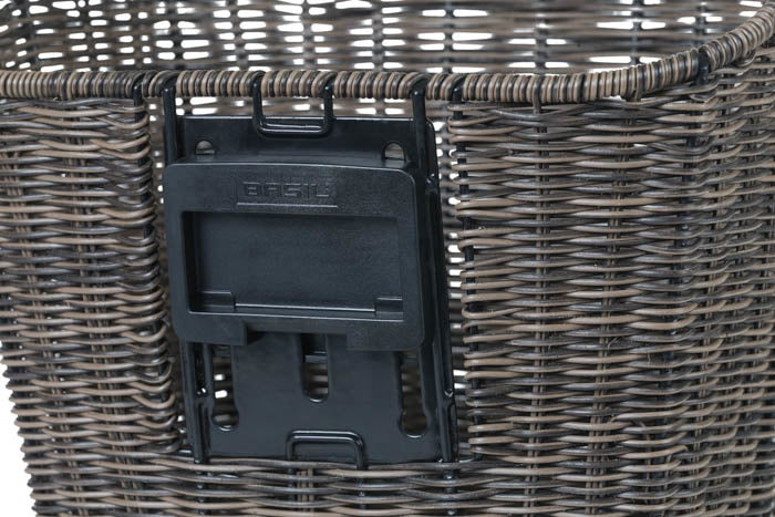 Fietsmand Basil Bremen Rattan Look KF 18 x 30 x 24 cm - nature brown