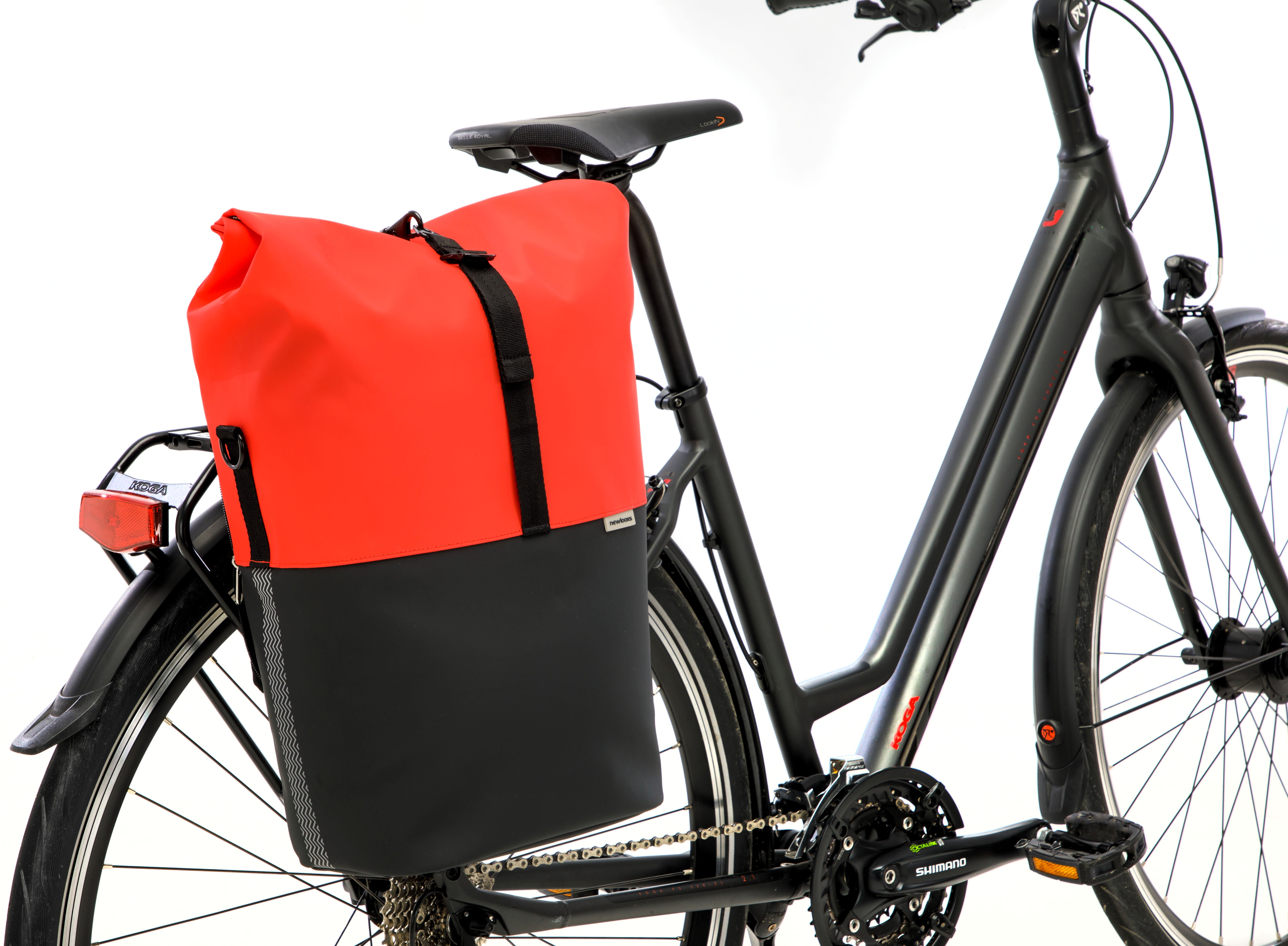 Fietsshopper New Looxs Nyborg 17 liter 30 x 17 x 37 cm - rood/zwart