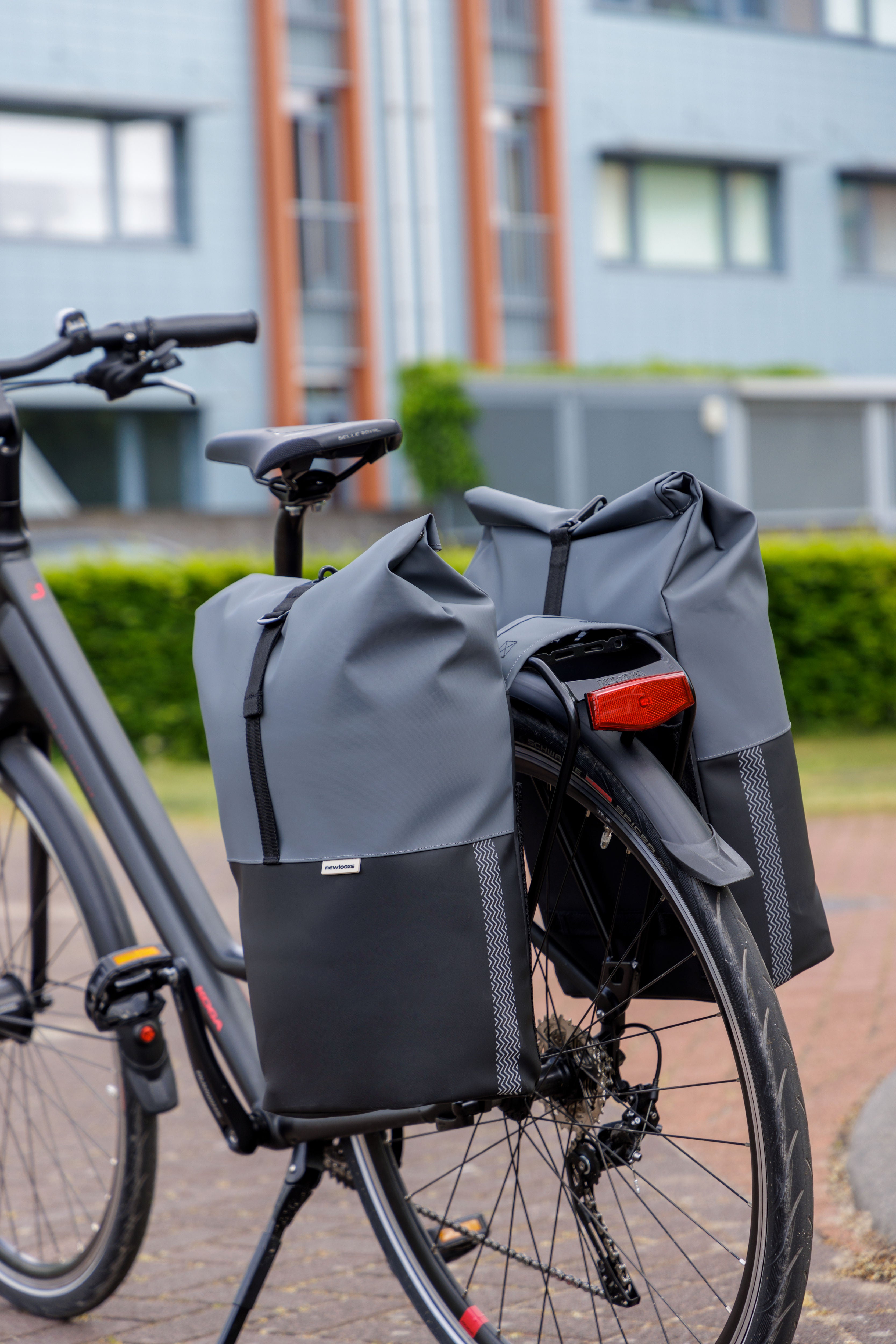 Dubbele fietstas New Looxs Nyborg 34 liter - 30 x 17 x 37cm (x2) - donkergrijs/zwart