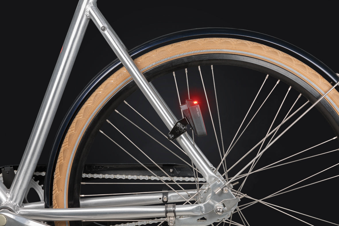 Spatbordachterlicht Axa NYX batterij