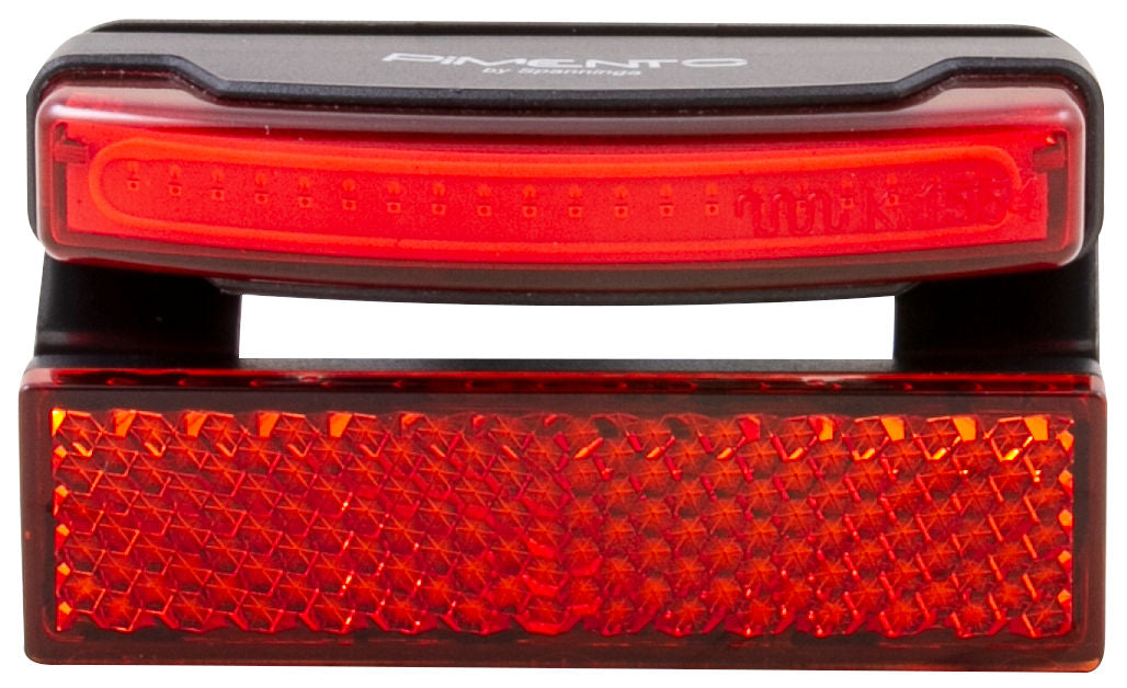 Achterlicht Spanninga Pimento XDS dynamo met 50 mm dragerbevestiging