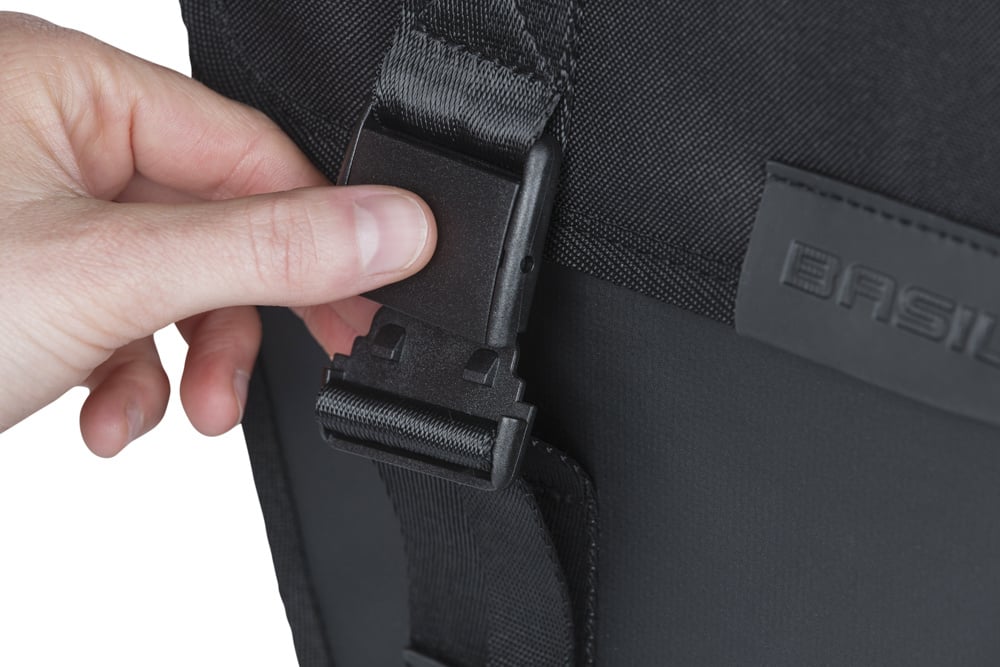 Dubbele fietstas Basil Tour Waterproof MIK 28 liter 14 x 29 x 30 cm (2x) - zwart