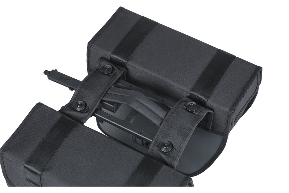 Dubbele fietstas Basil Tour Waterproof MIK 28 liter 14 x 29 x 30 cm (2x) - zwart