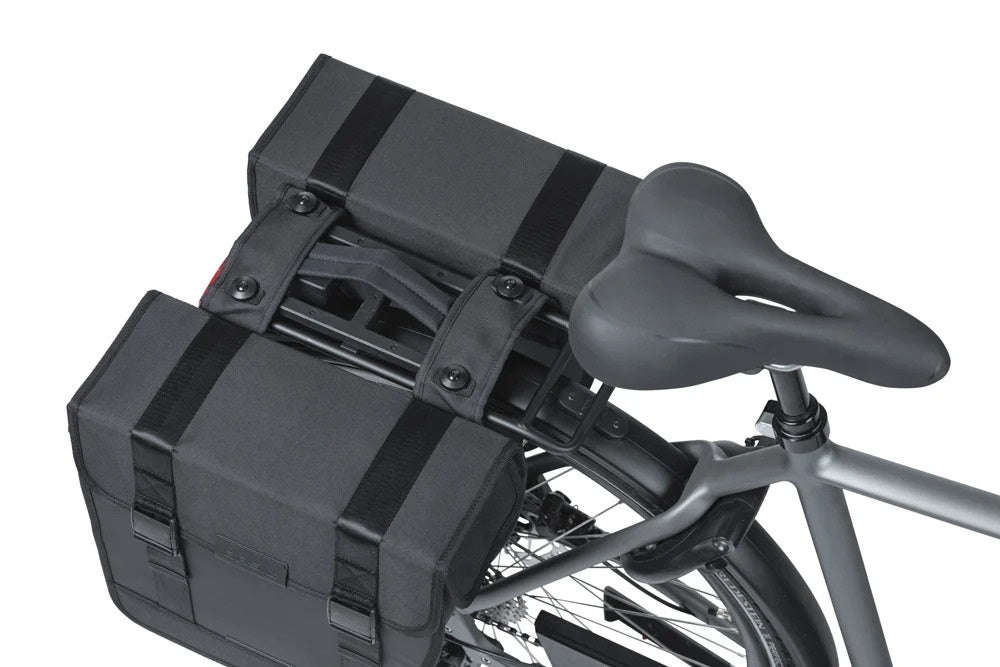 Dubbele fietstas Basil Tour Waterproof MIK 28 liter 14 x 29 x 30 cm (2x) - zwart