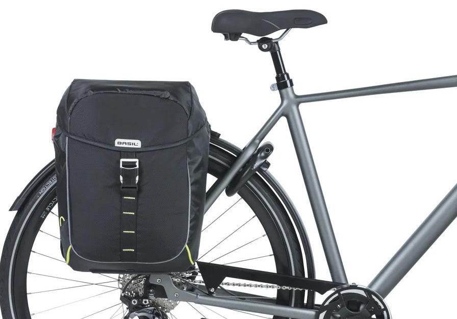 Dubbele fietstas Basil Miles 34 liter 13 x 26 x 35 cm (2x) - zwart / lime