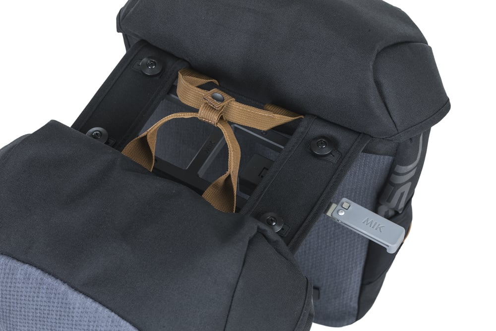 Dubbele fietstas Basil Miles MIK 34 liter 13 x 26 x 35 cm - zwart/grijs