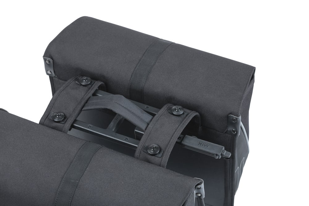 Dubble fietstas Basil Forte MIK 35 liter 15 x 38 x 30 cm - zwart