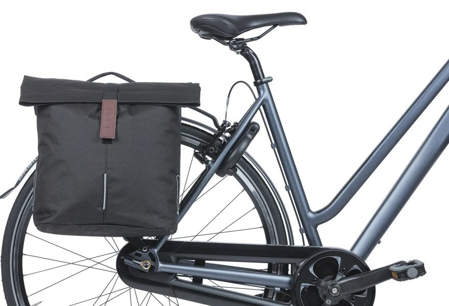 Dubbele fietstas Basil City MIK 28-32 liter - zwart