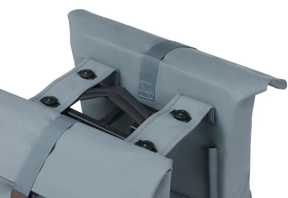 Dubbele fietstas Basil City MIK 28-32 liter - graphite blue