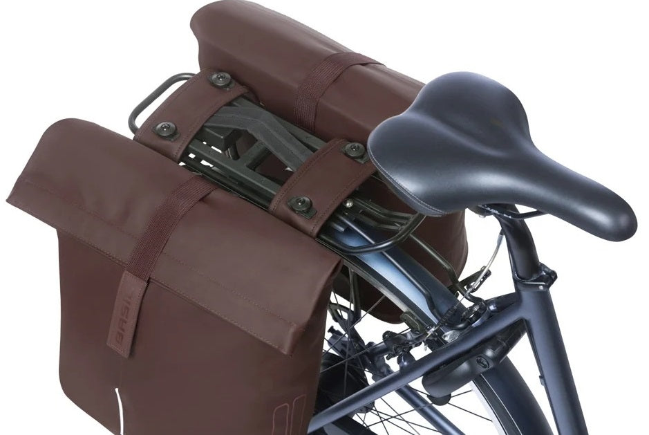 Dubbele fietstas Basil City MIK 28-32 liter - roasted brown