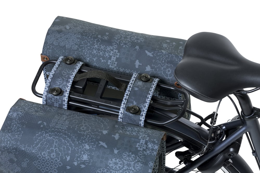 Dubbele fietstas Basil Bohème MIK 35 liter - indigo blauw