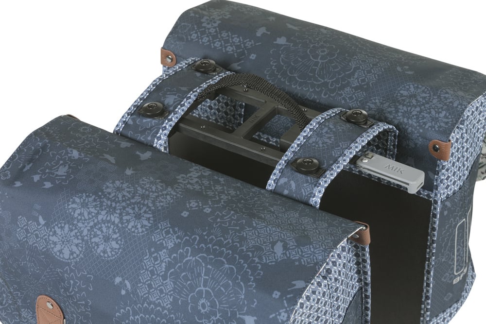 Dubbele fietstas Basil Bohème MIK 35 liter - indigo blauw