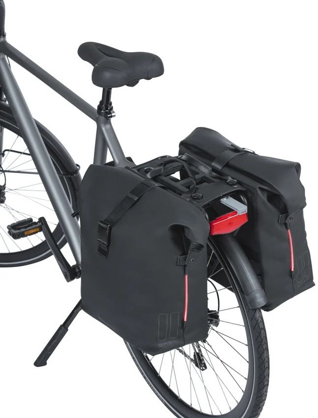 Dubbele fietstas Basil SoHo Nordlicht MIK 41 liter - zwart