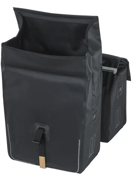 Dubbele fietstas Basil Urban Dry MIK 50 liter 16 x 31 x 32 cm (2x) - Mat zwart