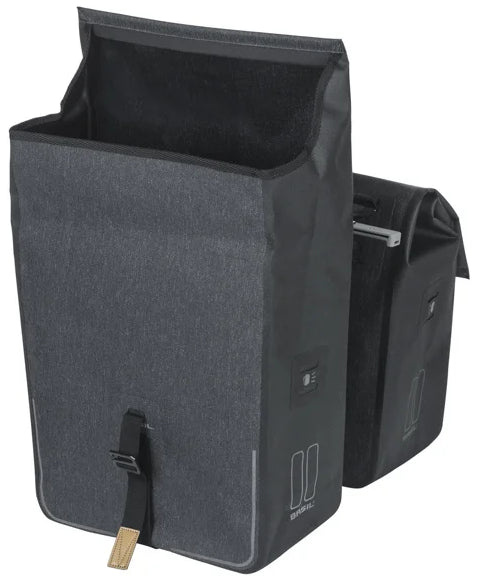 Dubbele fietstas Basil Urban Dry MIK 50 liter - charcoal