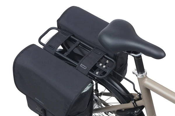 Dubble fietstas Basil GO 32 liters - zwart