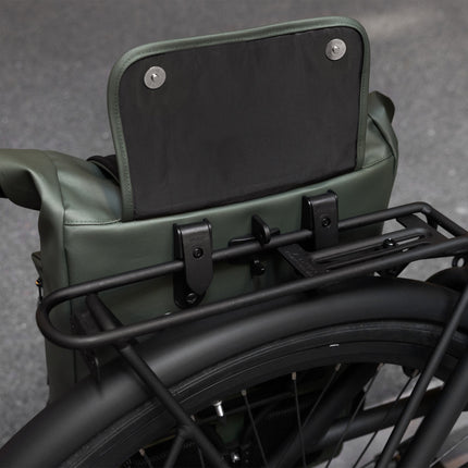 Gerecyclede enkele fietstas Urban Proof Rolltop 20 liter 30 x 15 x 42cm - groen - afbeelding 2