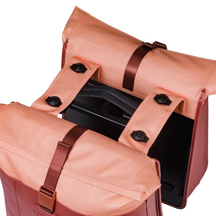 Dubbele fietstas Basil Vive MIK 28-35L 14 x 30 x 38 cm - bordeaux/roze - afbeelding 4