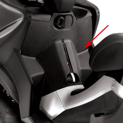 leg shield Piaggio original mp3 500cc sport, mp3-125cc, mp3-250cc, mp3-300cc, mp3-400cc 653705000c