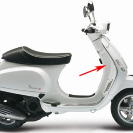 bouclier de jambe Piaggio origine blanc monte 544 vespa S 65711800br