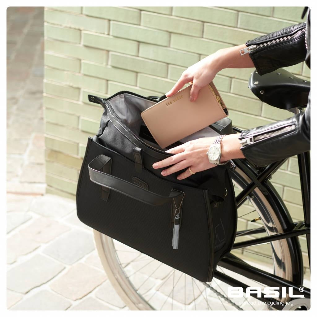Fietstas Basil Noir 17 liter 41 x 17 x 32 cm - midnight black