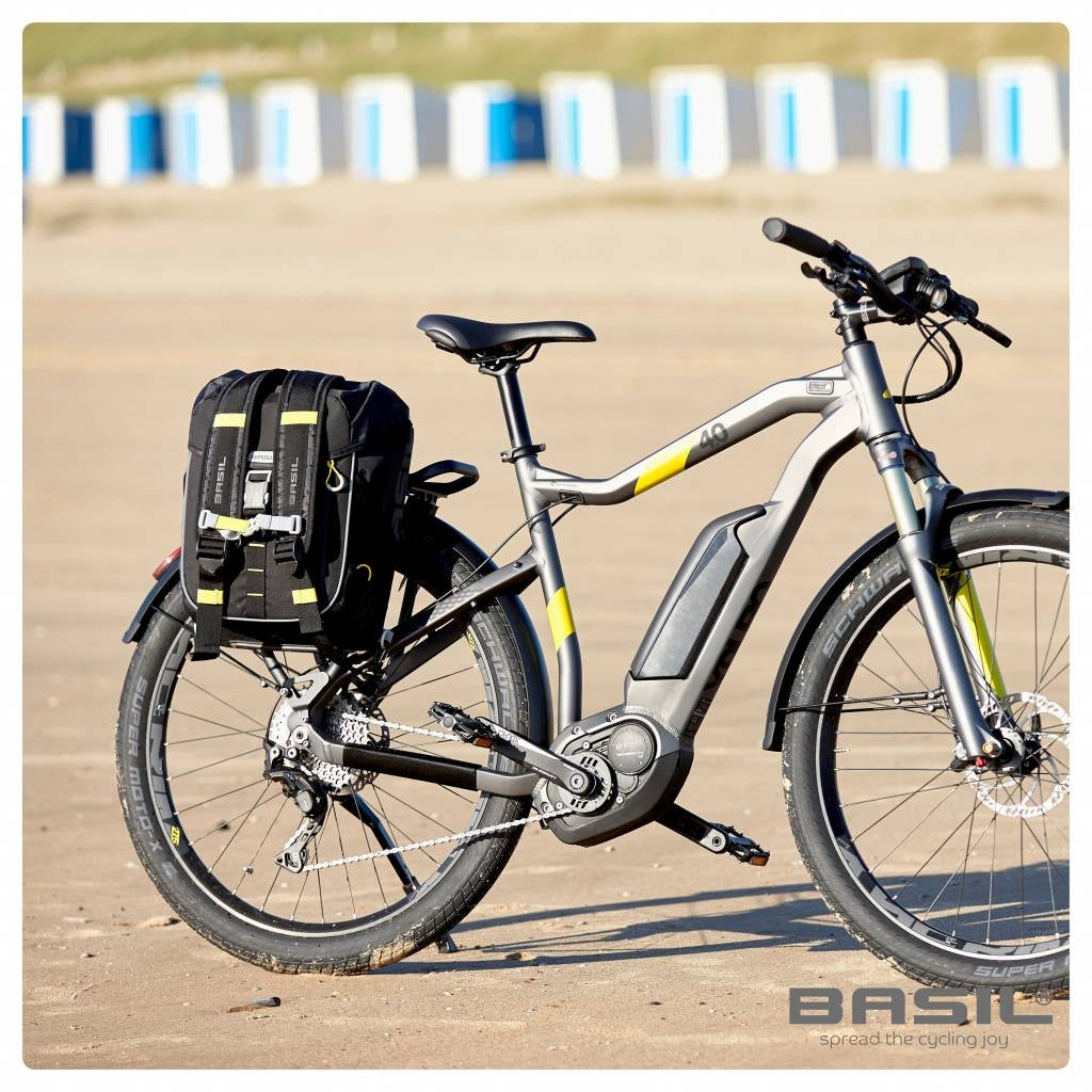 Fietsschoudertas Basil Miles Daypack 16 liter 33 x 17 x 41 cm - zwart/grijs