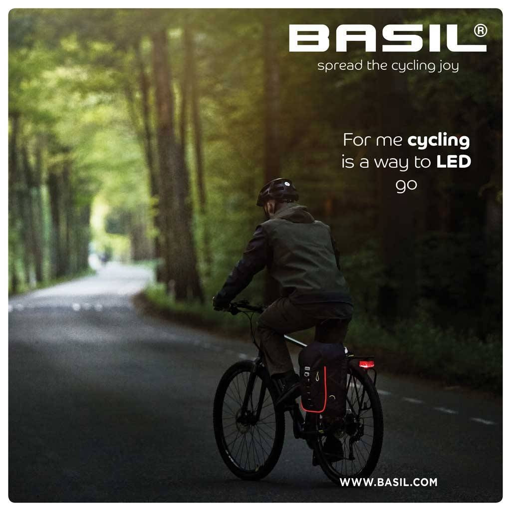 Fietsrugzak Basil Miles Daypack Nordlicht 17 liter 31 x 17 x 44 cm - zwart