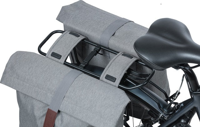 Dubbele fietstas Basil City 28 tot 32 liter 30 x 18 x 49 cm - zwart