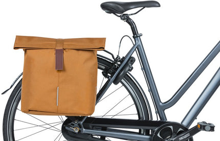Dubbele fietstas Basil City 28 tot 32 liter 30 x 18 x 49 cm - camel bruin
