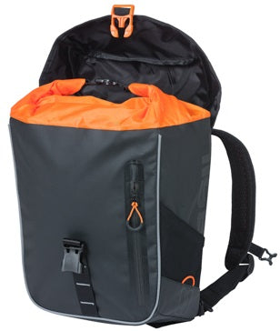 Fietsrugzak Basil Miles Tarpaulin 17 liter 31 x 17 x 44 cm - zwart/oranje