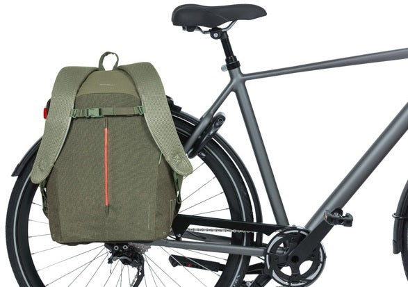 Fietsrugzak voor 15,6 inch laptop Basil B-Safe Commuter 18 liter 29 x 14 x 45 cm - olive groen