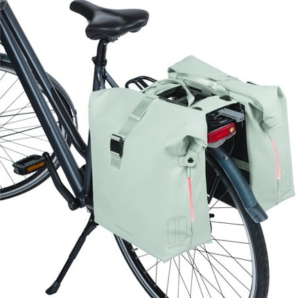 Dubbele fietstas Basil SoHo Nordlicht MIK 41 liter 31 x 13 x 37 cm - pastel groen